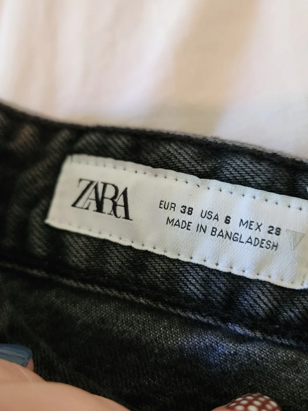 Zara Women's Black Straight Leg Jeans with Raw Hem